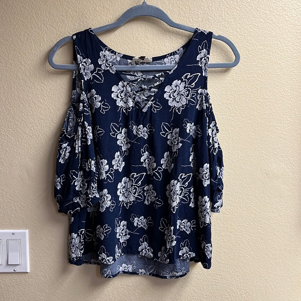 SO Women Cold-Shoulder Tee